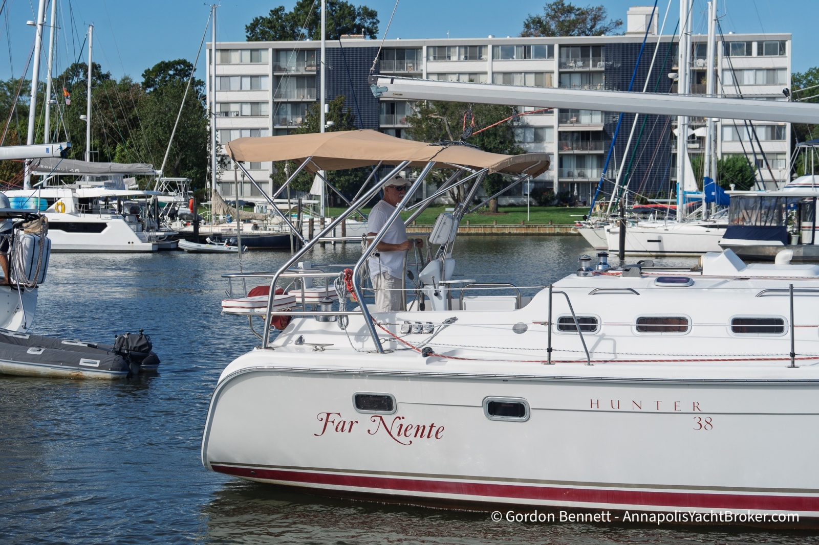 2005 Hunter 38
