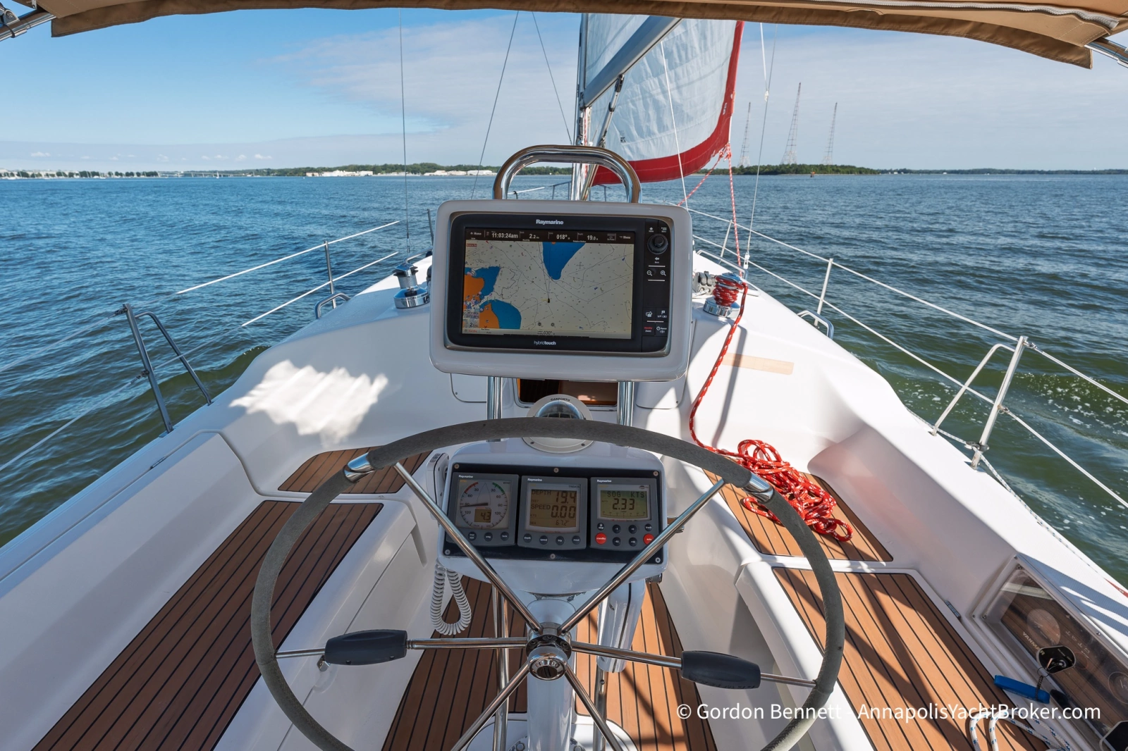 2005 Hunter 38