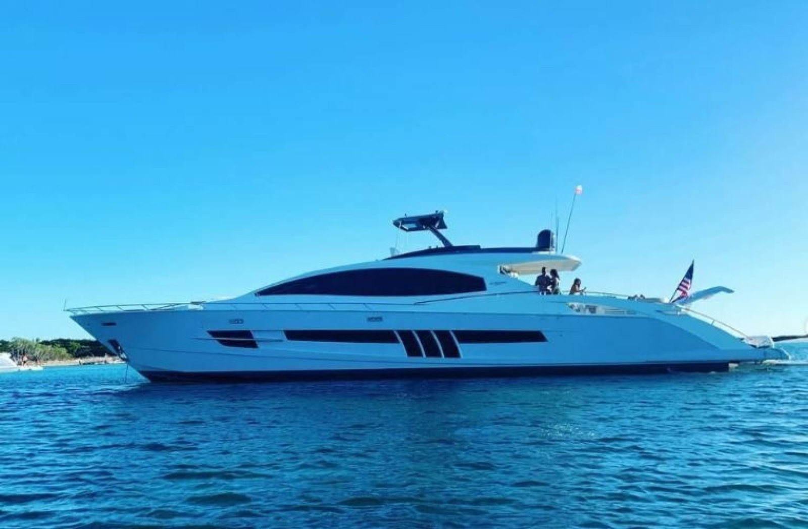 2012 Lazzara Yachts LSX 92