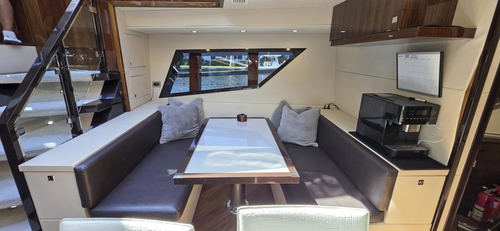 2012 Lazzara Yachts LSX 92