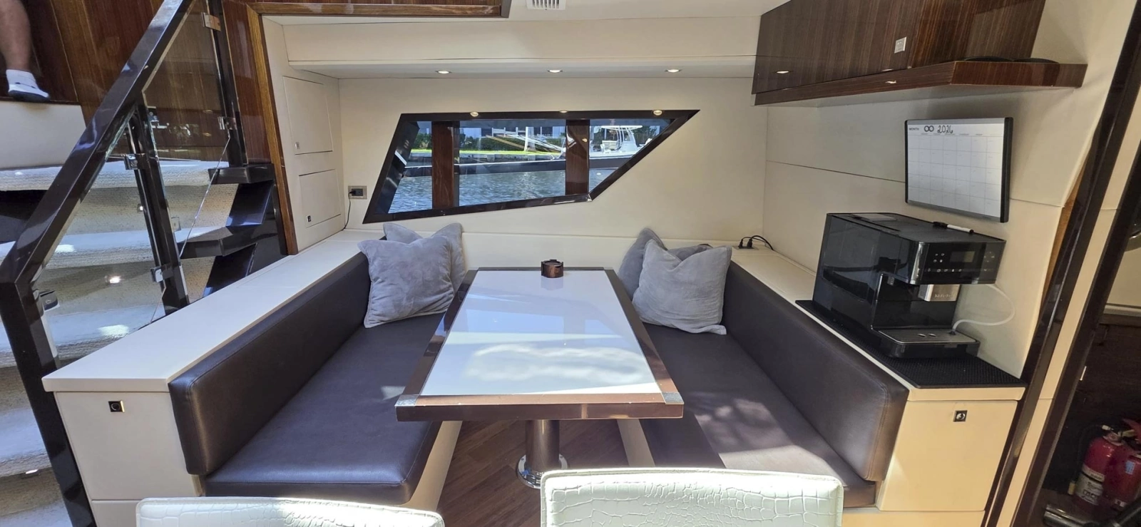 2012 Lazzara Yachts LSX 92
