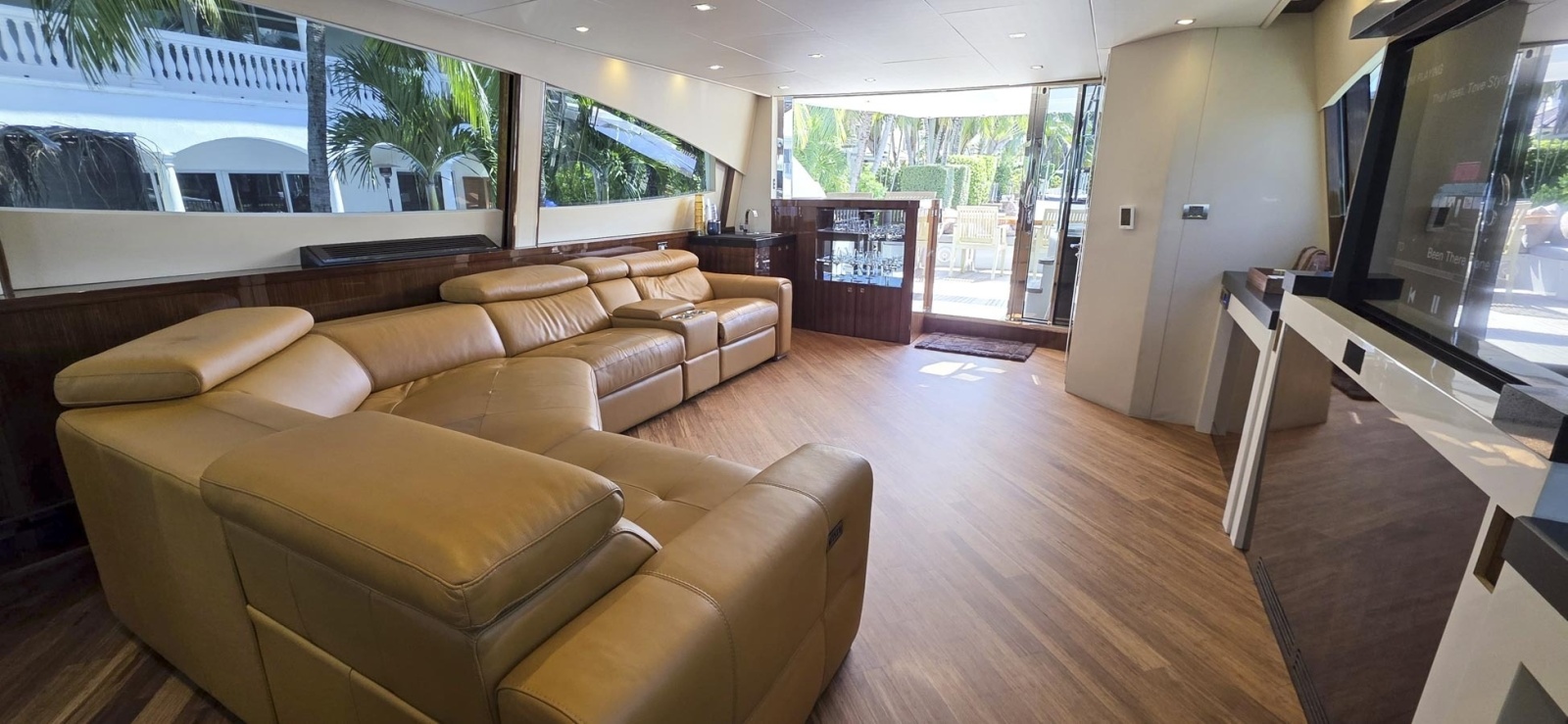2012 Lazzara Yachts LSX 92