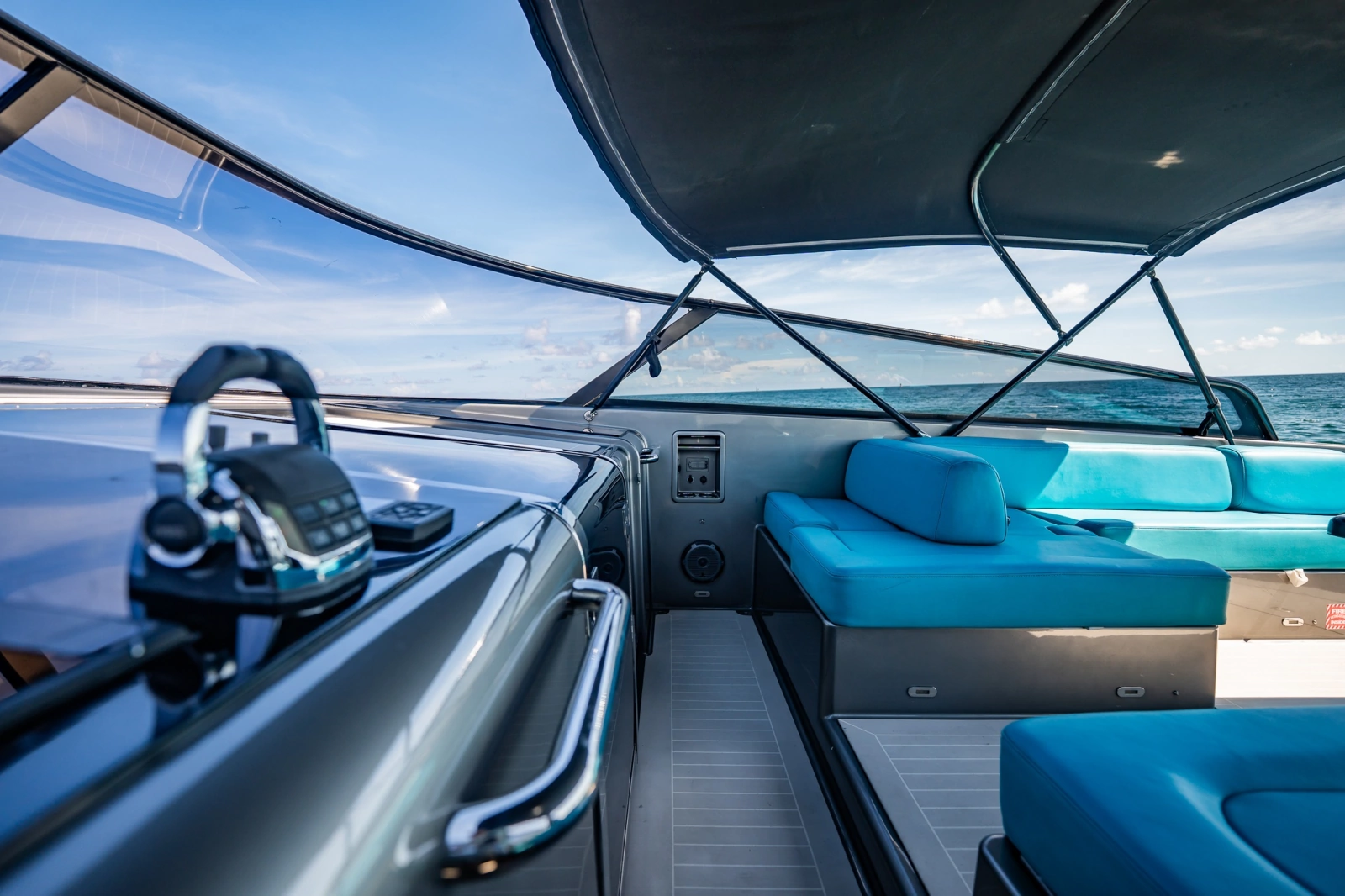 2015 VanDutch 55