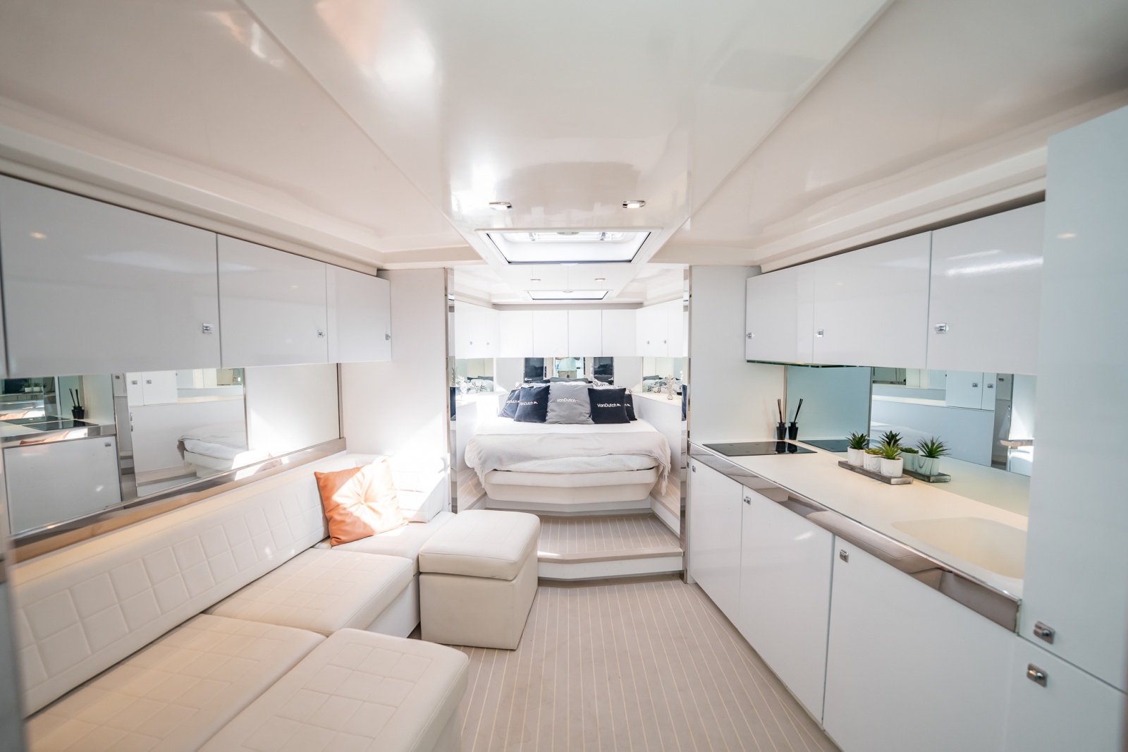 2015 VanDutch 55