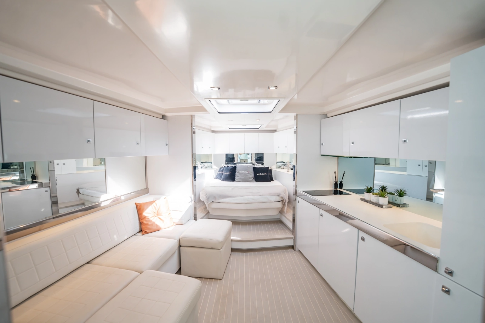 2015 VanDutch 55