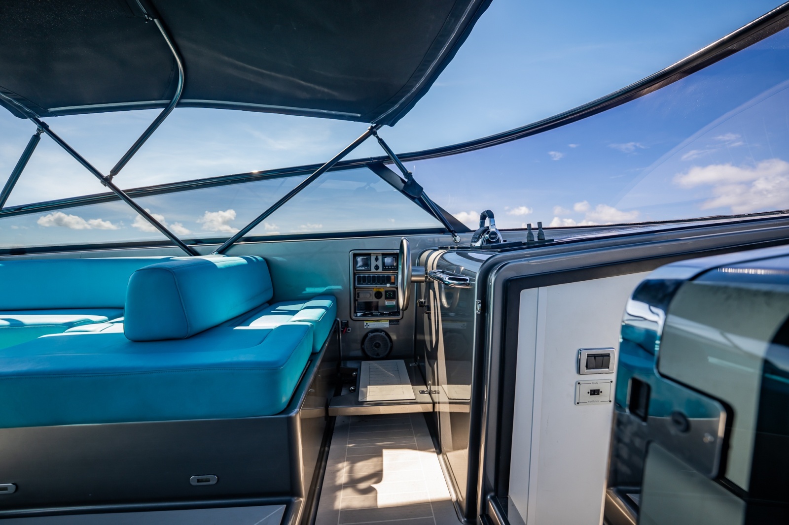 2015 VanDutch 55