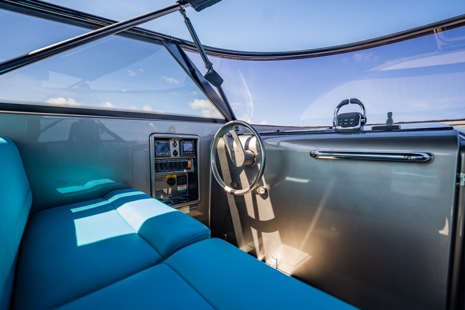2015 VanDutch 55