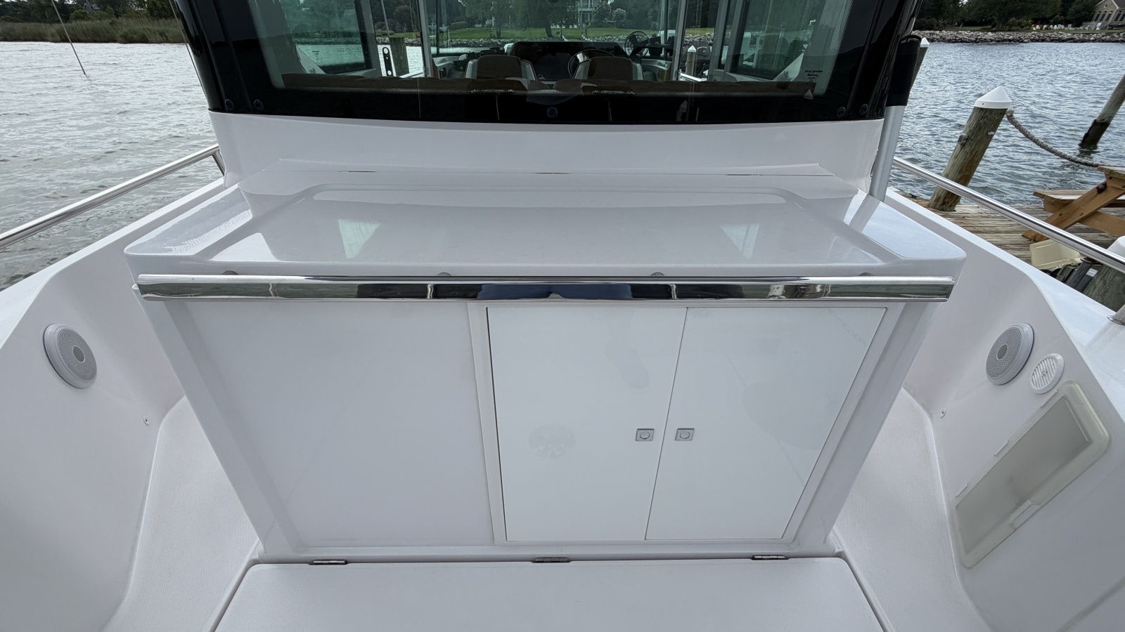 2023 Axopar 28 Cabin w/Wet Bar