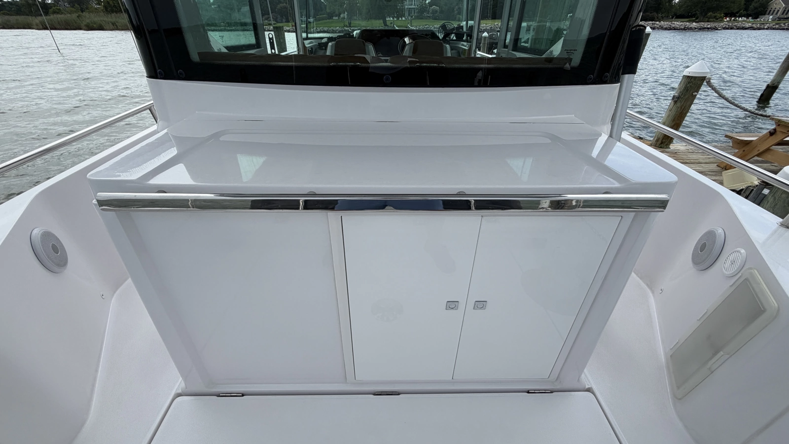 2023 Axopar 28 Cabin w/Wet Bar
