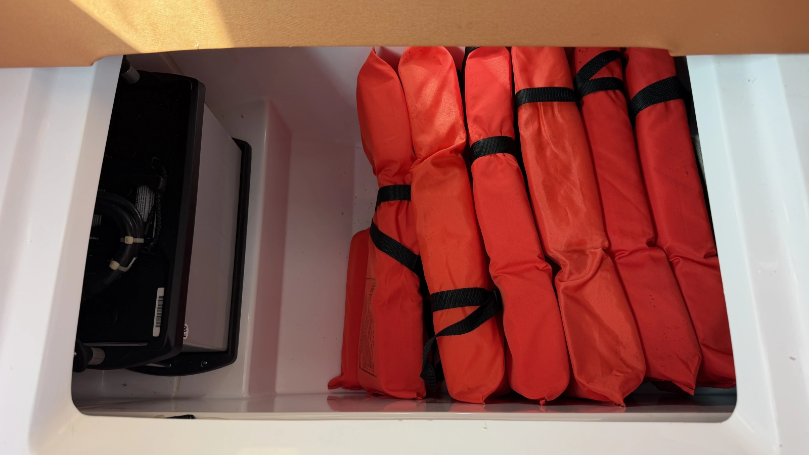 2023 Axopar 28 Cabin w/Wet Bar