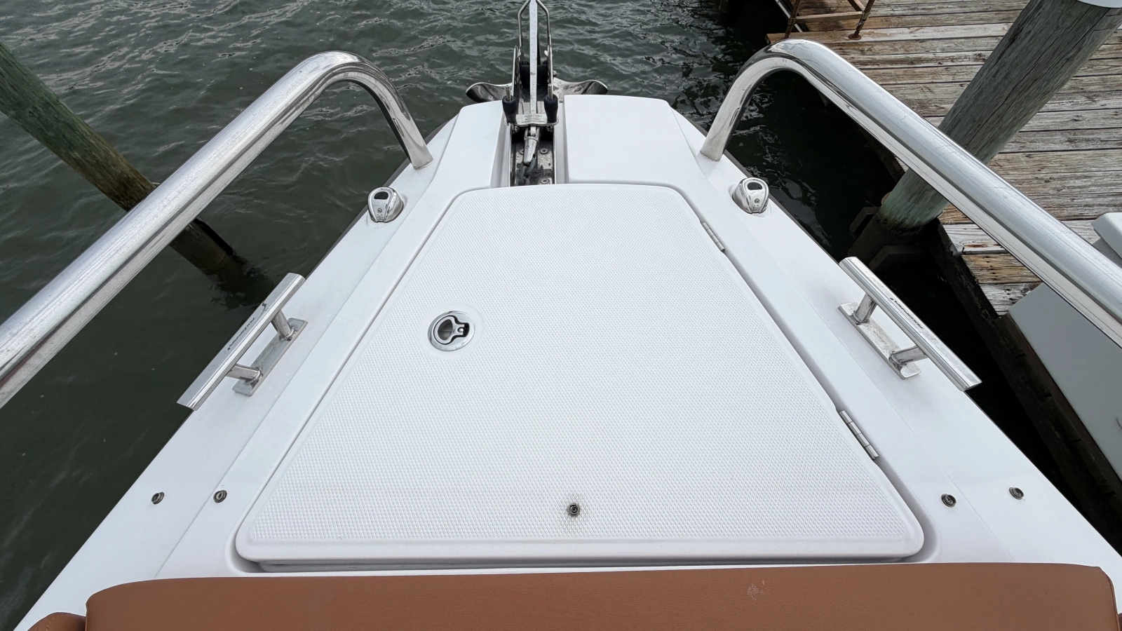 2023 Axopar 28 Cabin w/Wet Bar