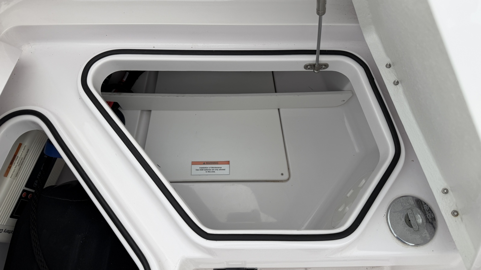 2023 Axopar 28 Cabin w/Wet Bar