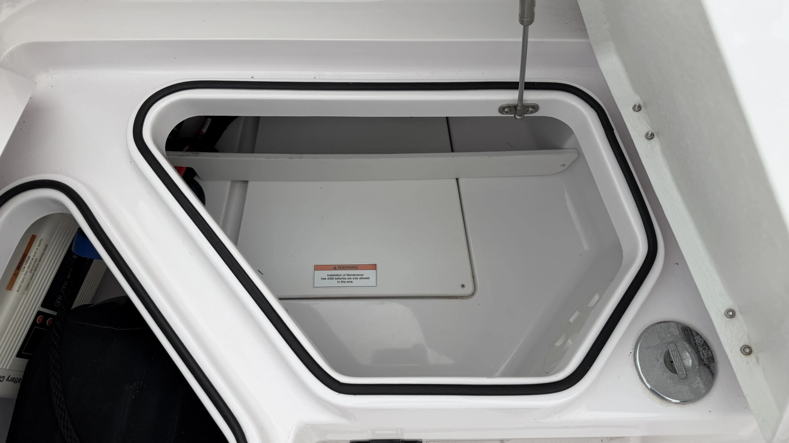 2023 Axopar 28 Cabin w/Wet Bar