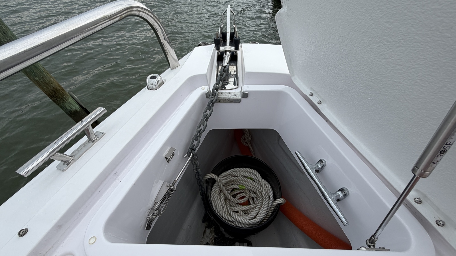 2023 Axopar 28 Cabin w/Wet Bar