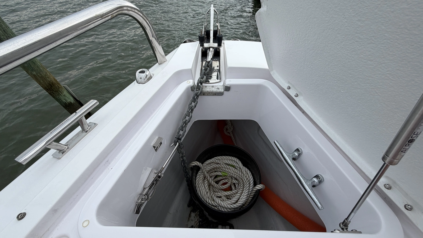 2023 Axopar 28 Cabin w/Wet Bar