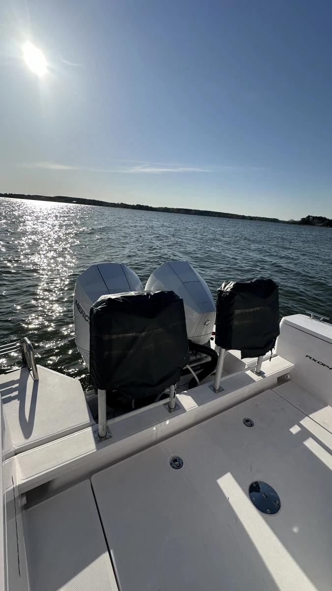 2023 Axopar 28 Cabin w/Wet Bar