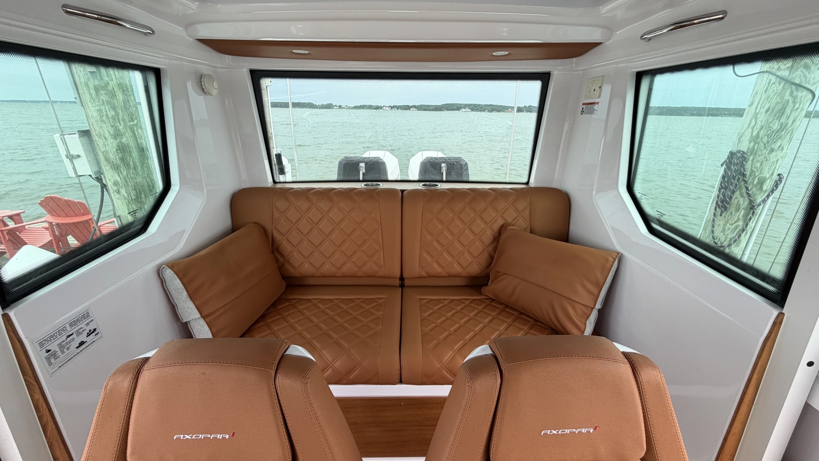2023 Axopar 28 Cabin w/Wet Bar