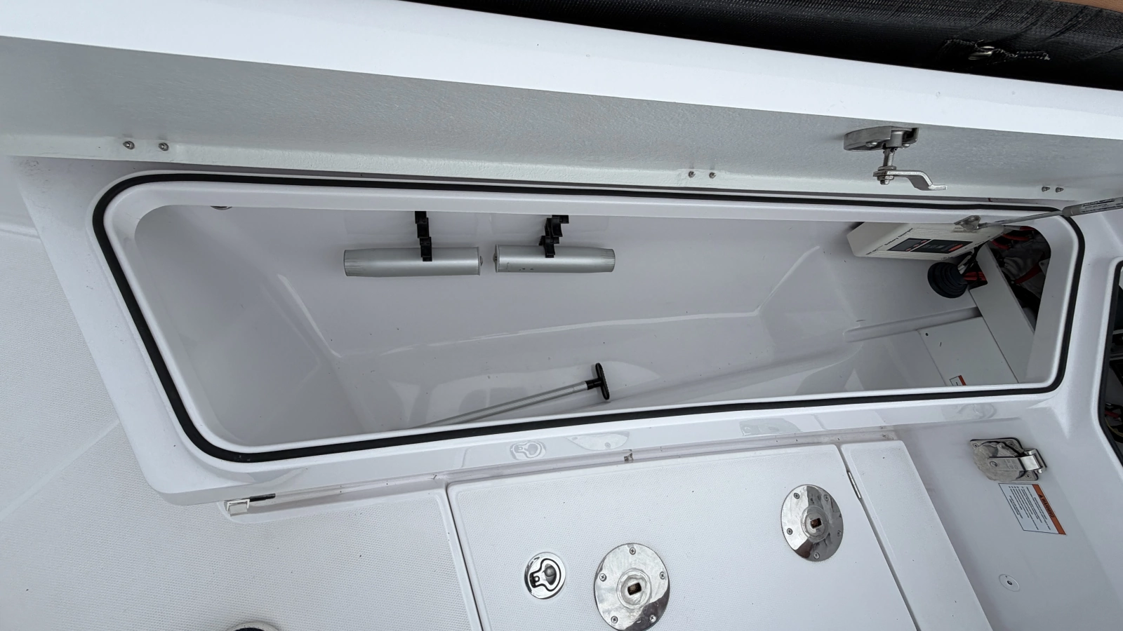 2023 Axopar 28 Cabin w/Wet Bar