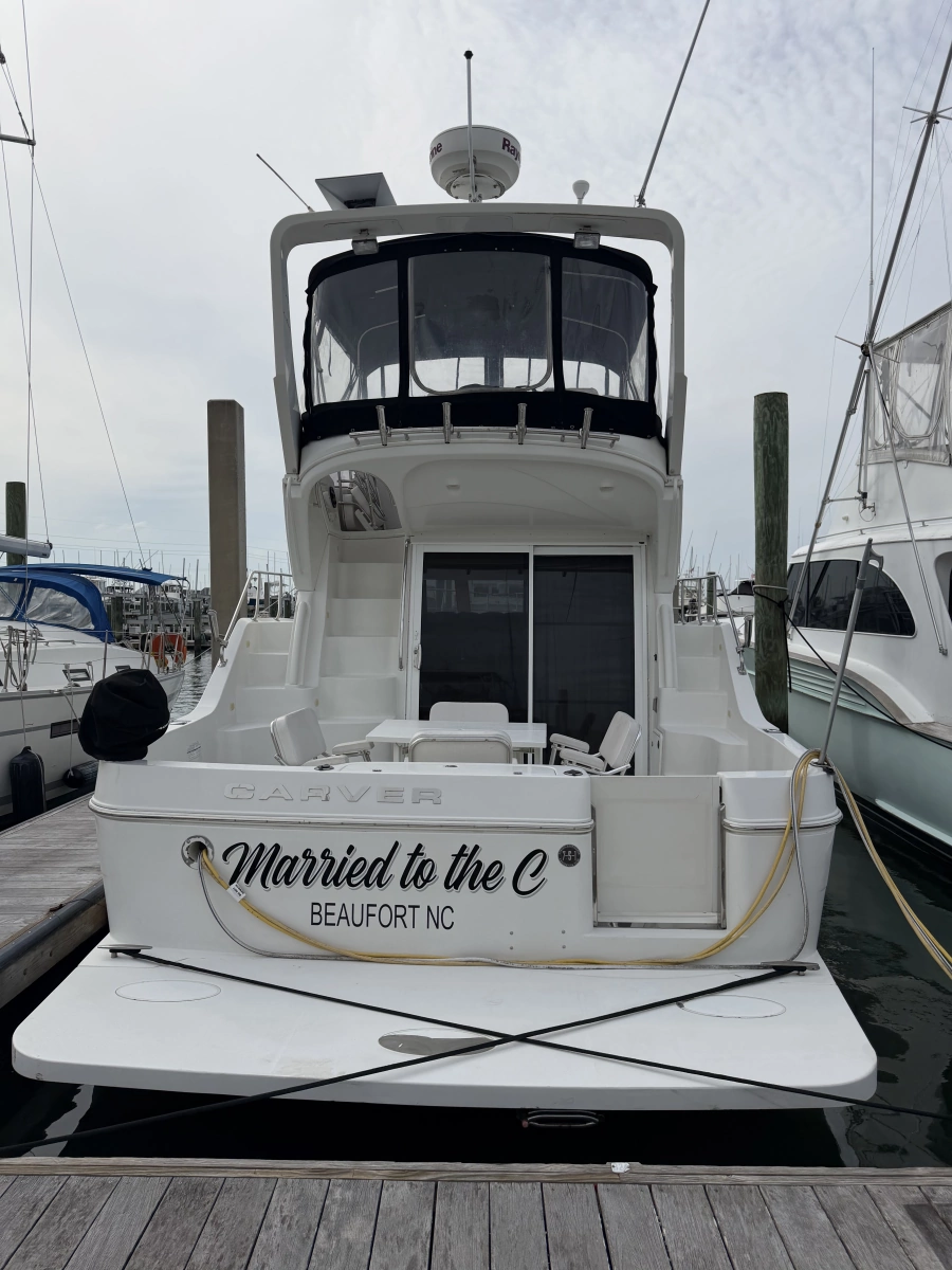 2005 Carver 38 Super Sport