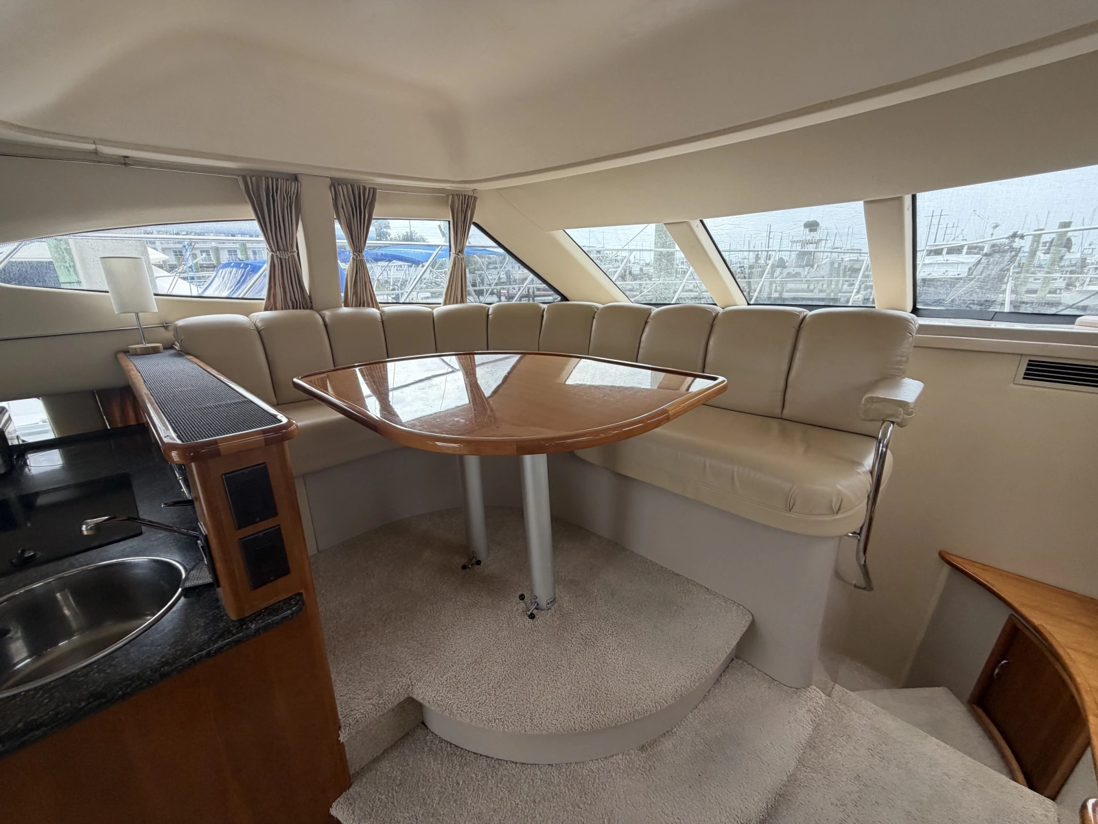 2005 Carver 38 Super Sport