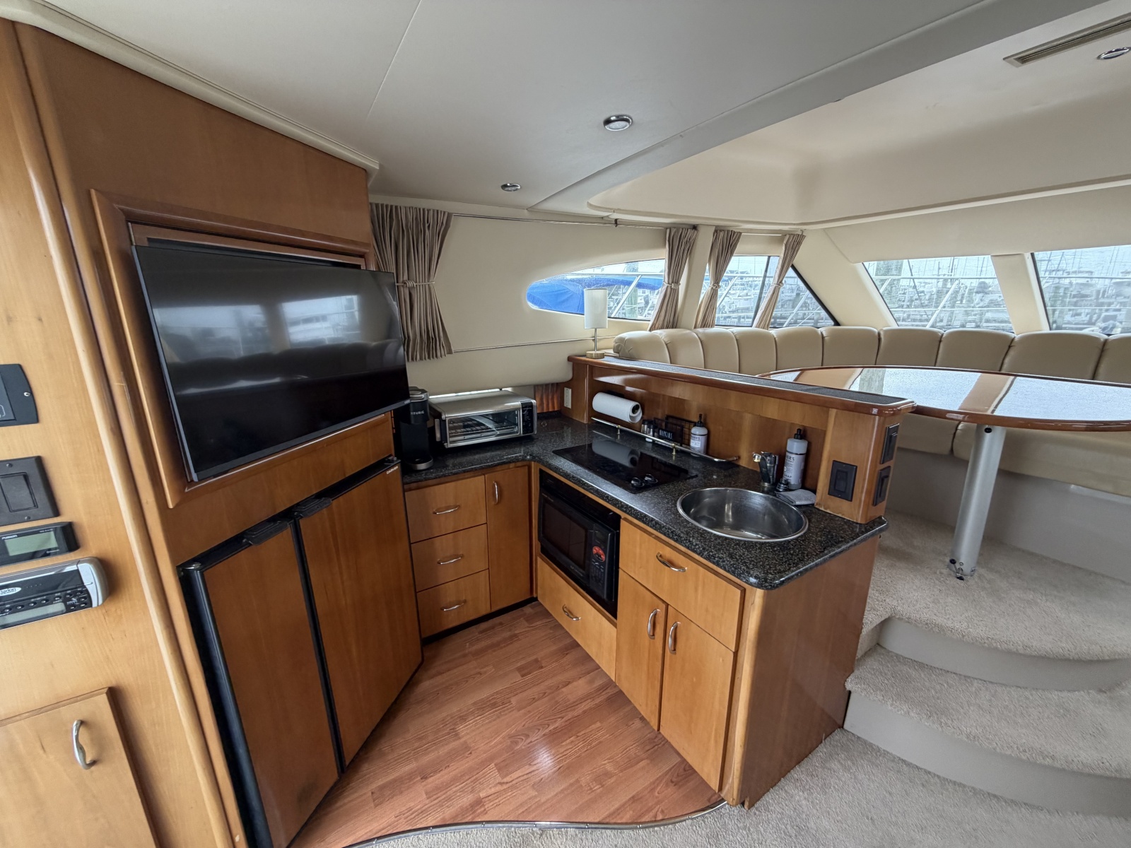 2005 Carver 38 Super Sport