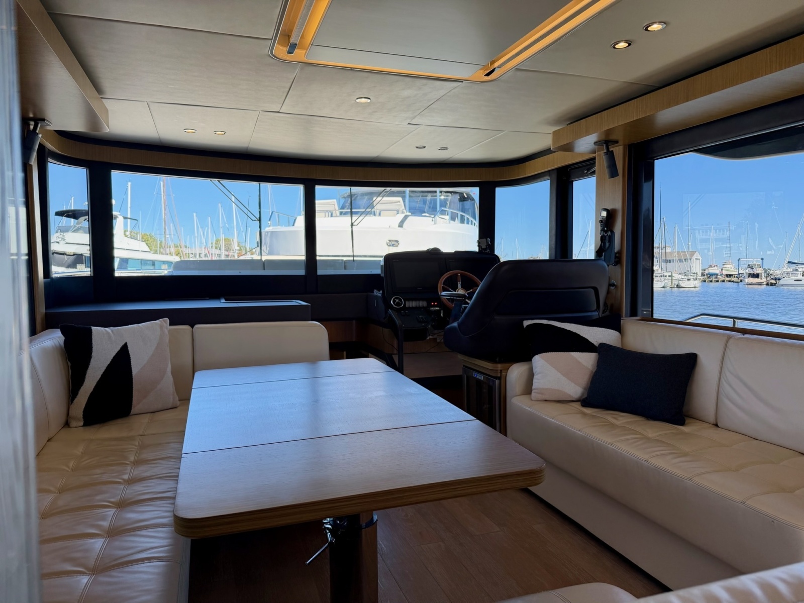 2017 Absolute Navetta 52
