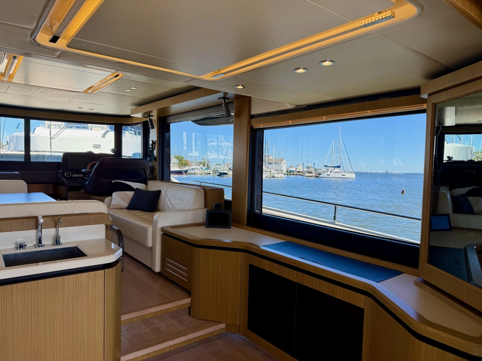 2017 Absolute Navetta 52