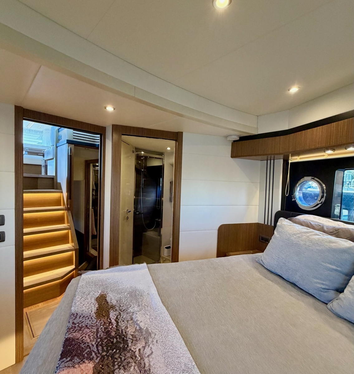 2017 Absolute Navetta 52