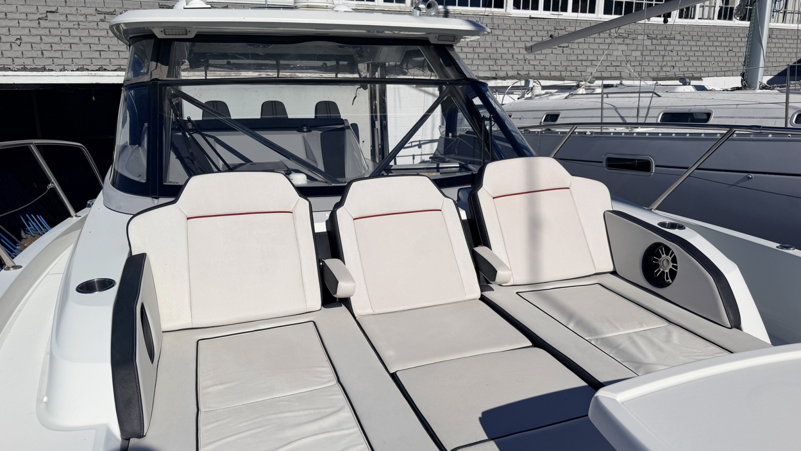 2021 Jeanneau Leader 12.5 WA — Variance