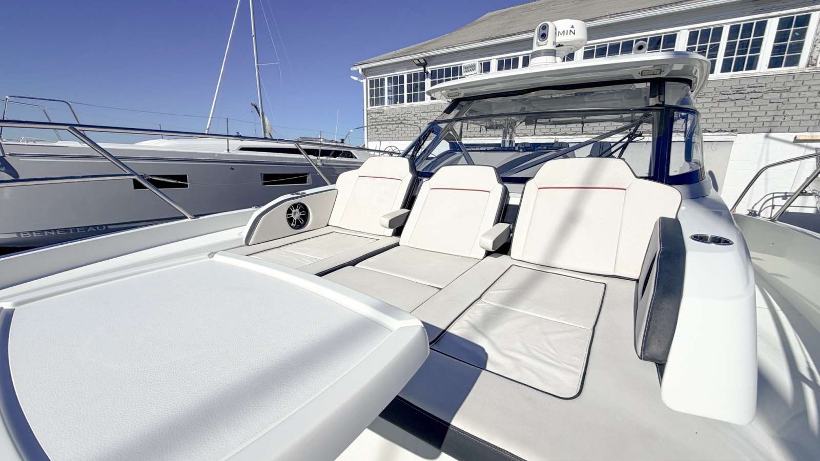2021 Jeanneau Leader 12.5 WA — Variance