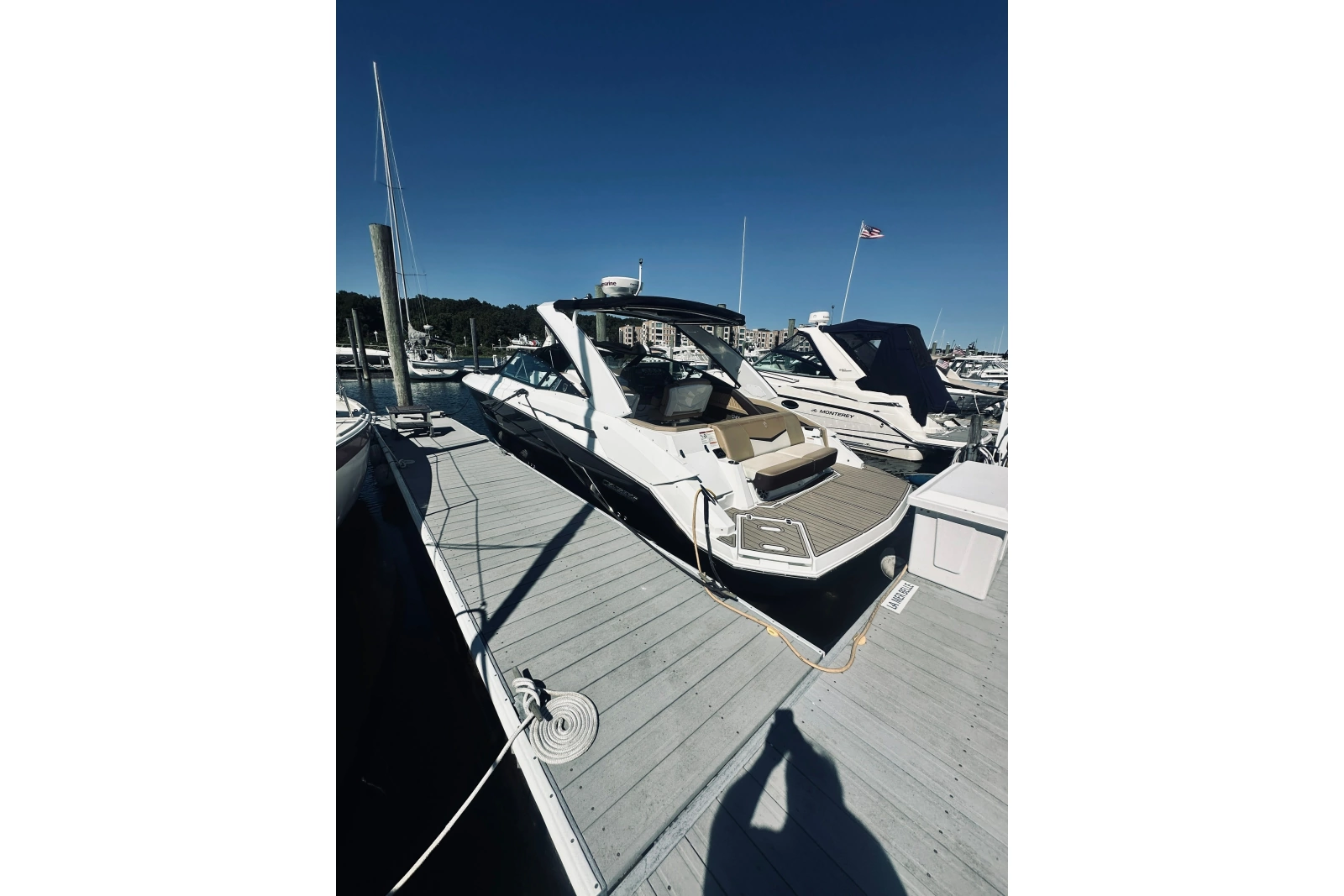 2015 Cruisers Sport Series 328 Bow Rider