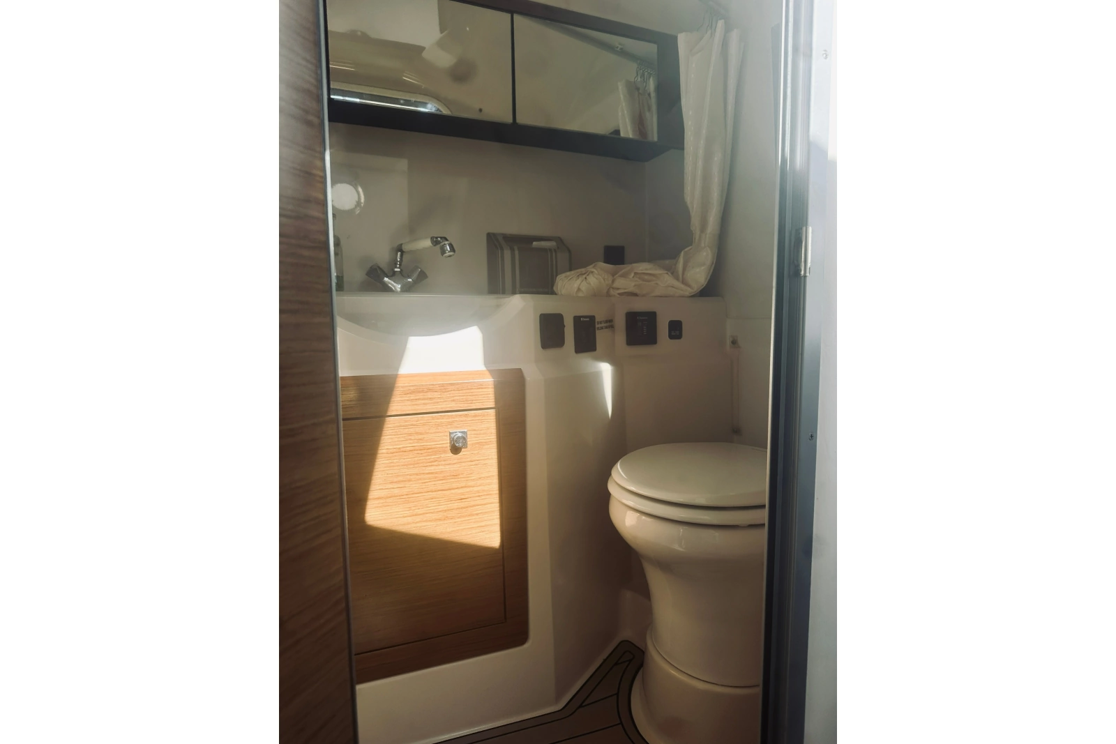 2015 Cruisers Sport Series 328 Bow Rider