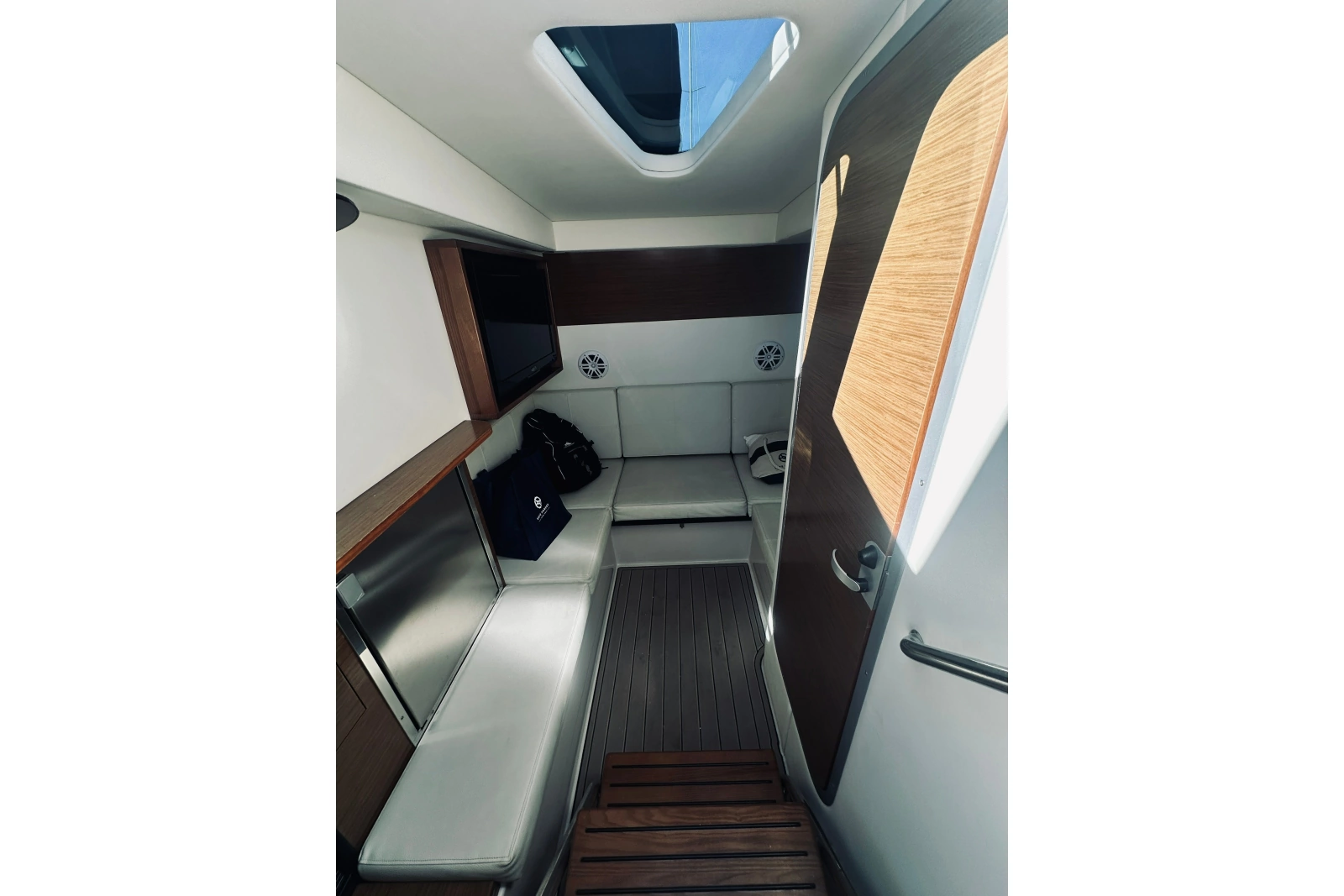 2015 Cruisers Sport Series 328 Bow Rider
