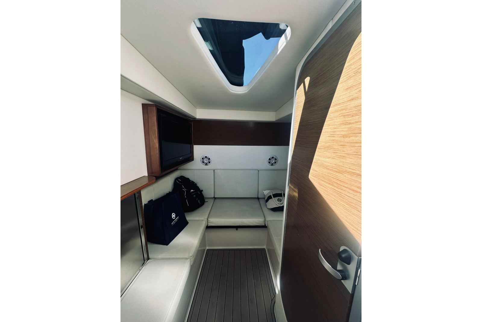 2015 Cruisers Sport Series 328 Bow Rider