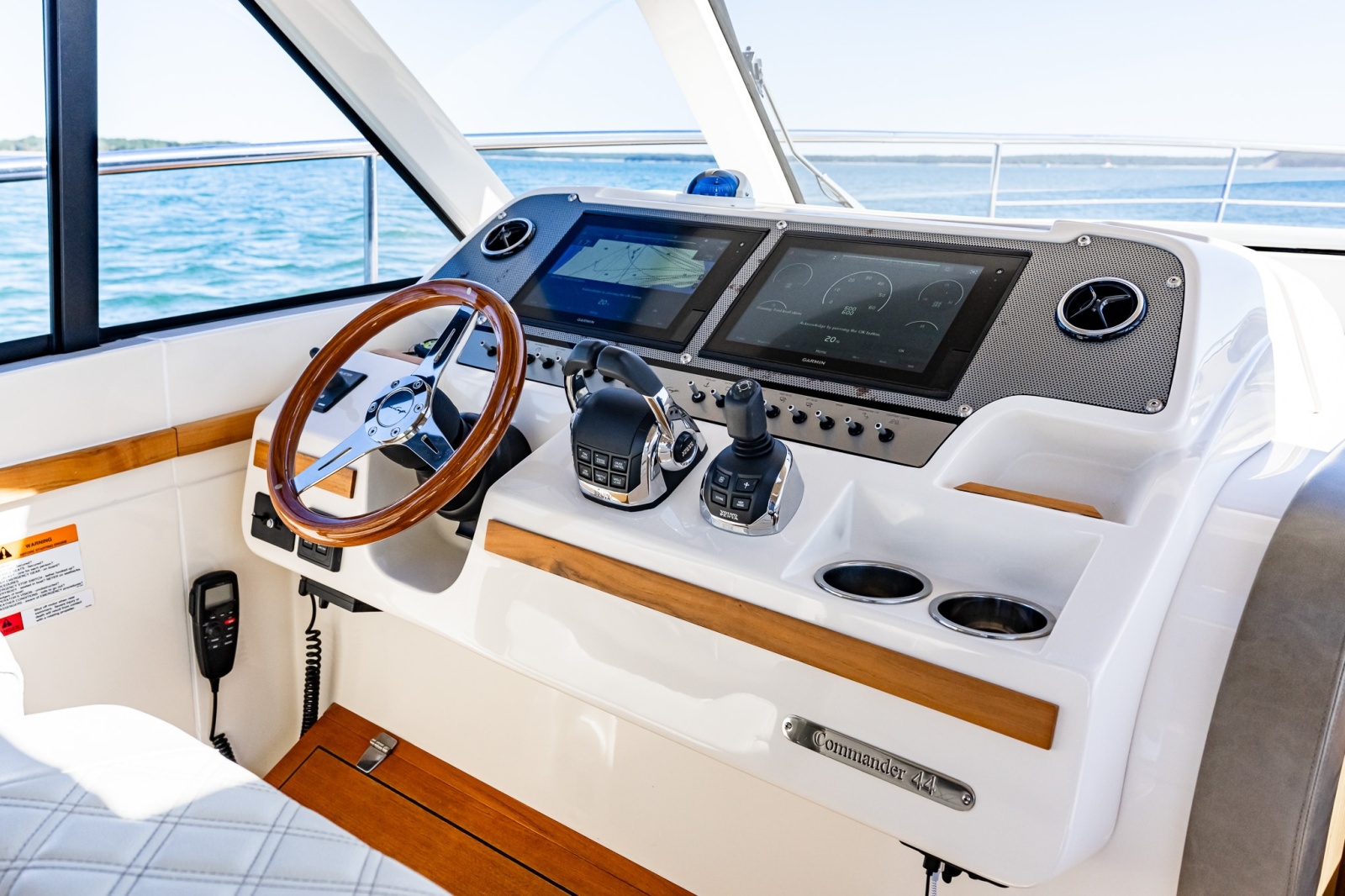 2018 Chris-Craft 44 Commander