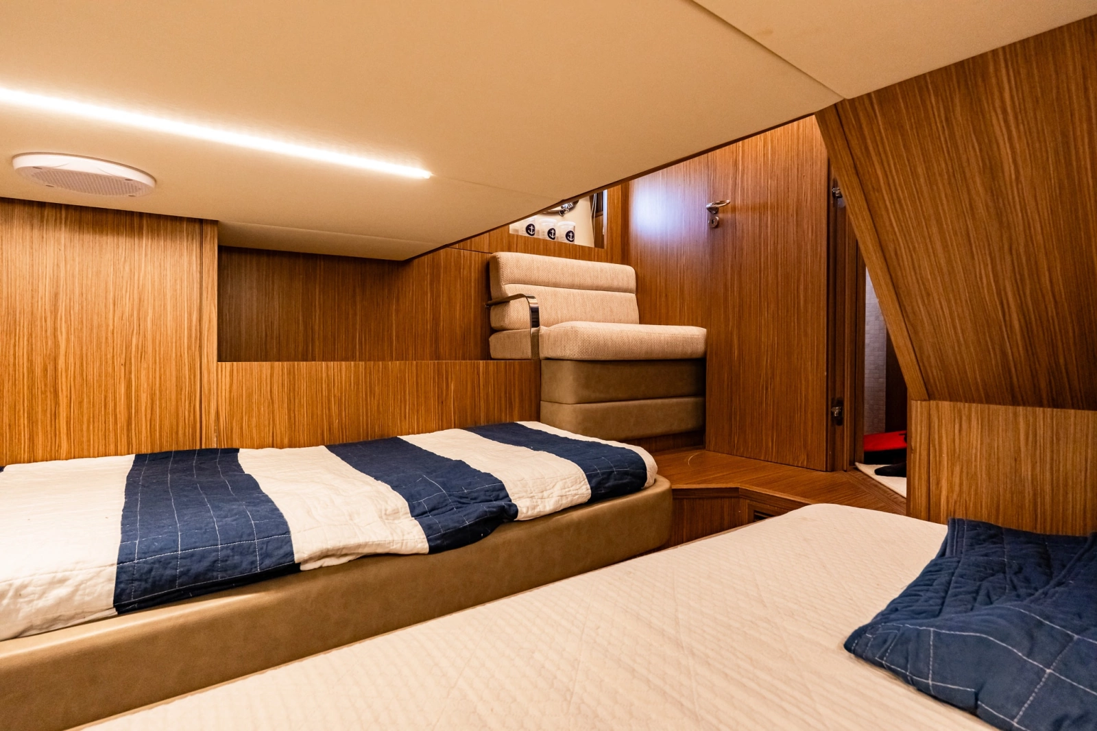 2018 Chris-Craft 44 Commander