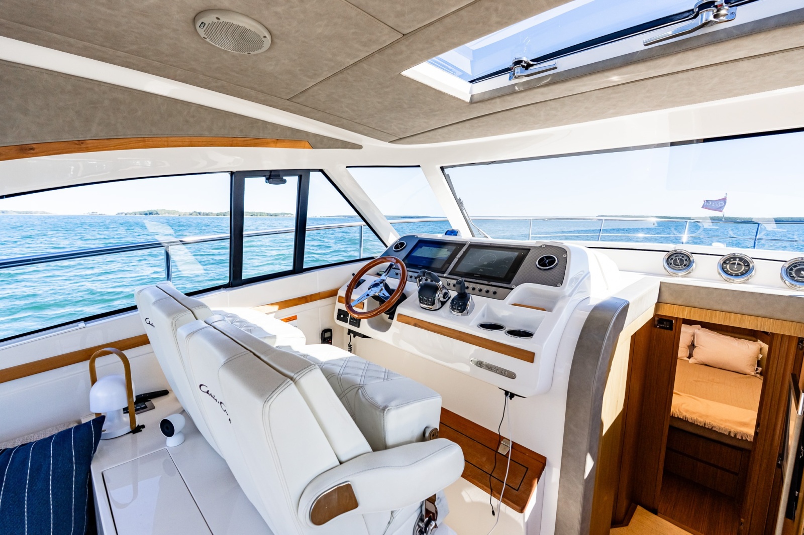 2018 Chris-Craft 44 Commander