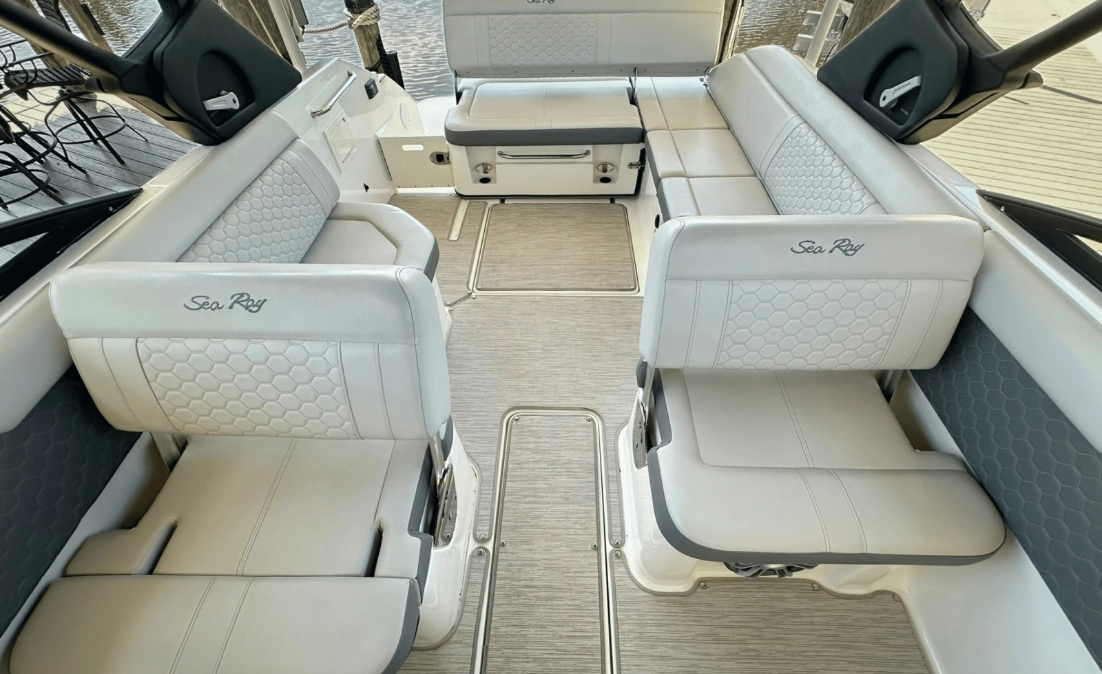 2021 Sea Ray 250SDX