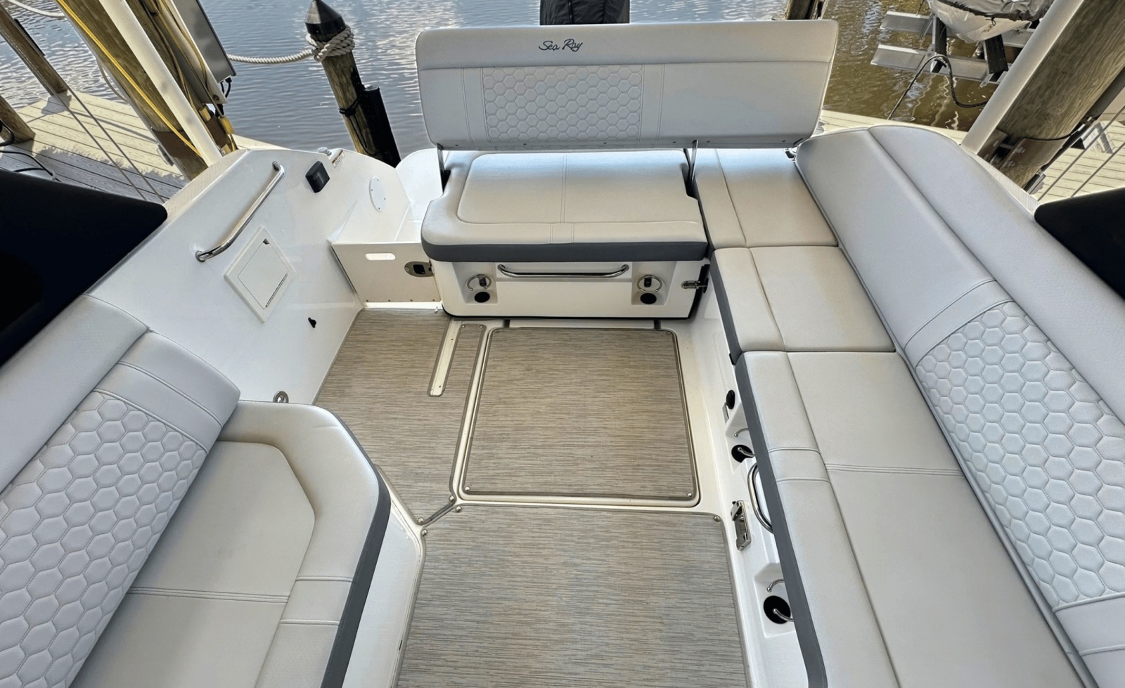 2021 Sea Ray 250SDX