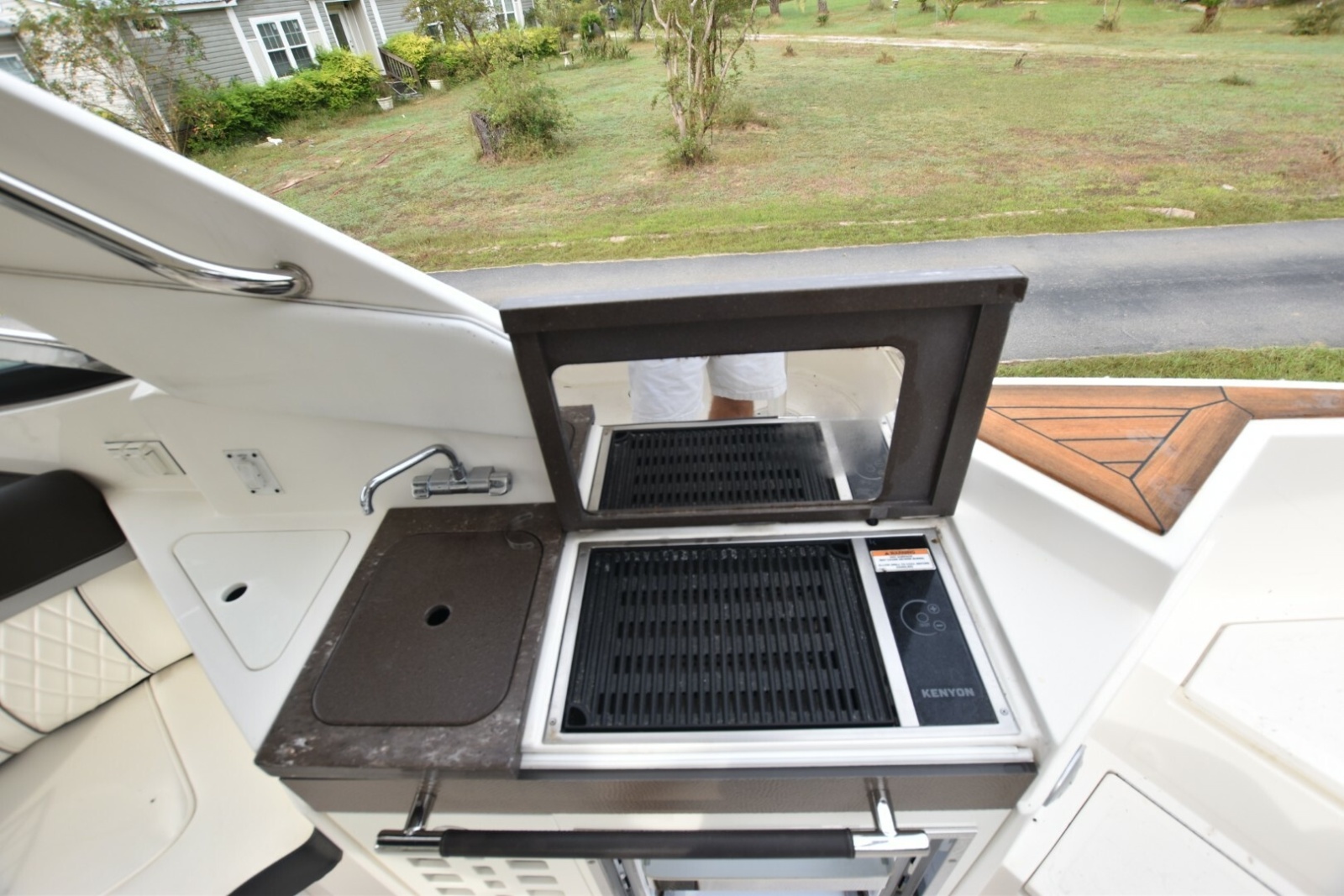 2018 Sea Ray 350SLX