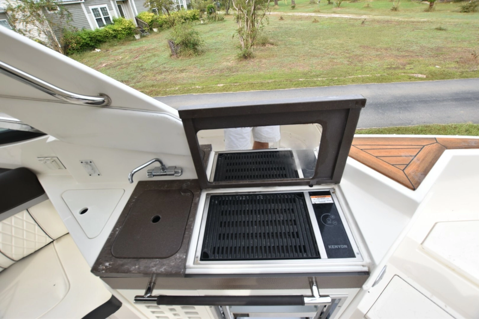 2018 Sea Ray 350SLX