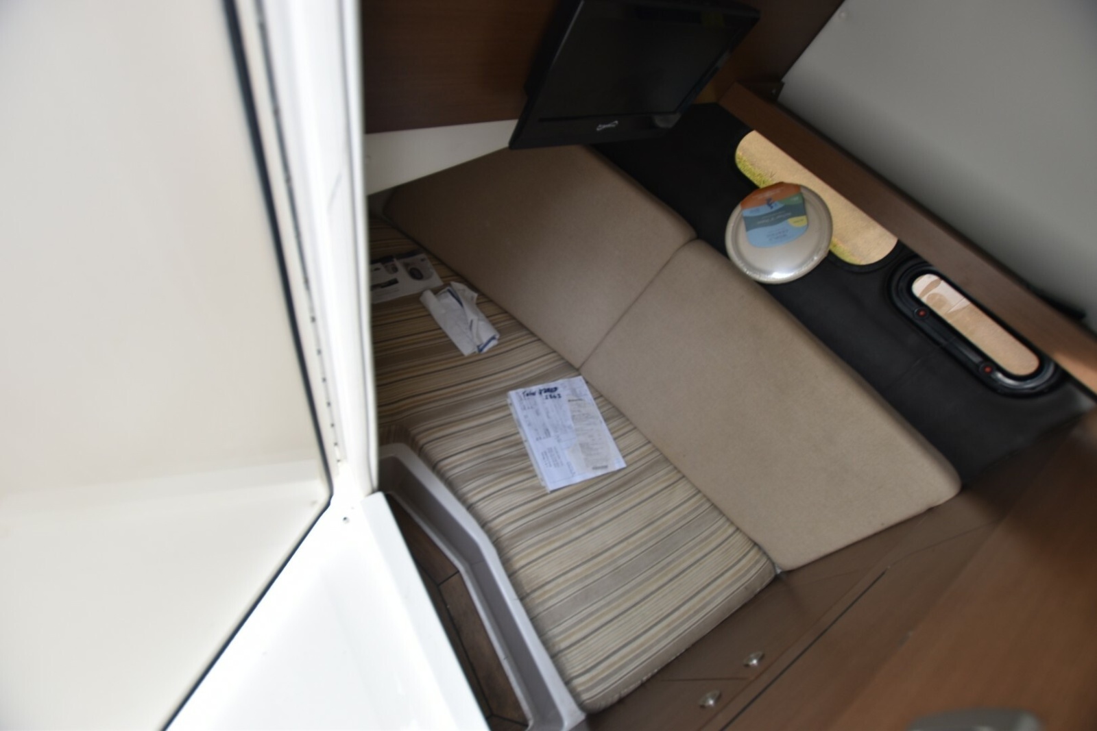 2018 Sea Ray 350SLX