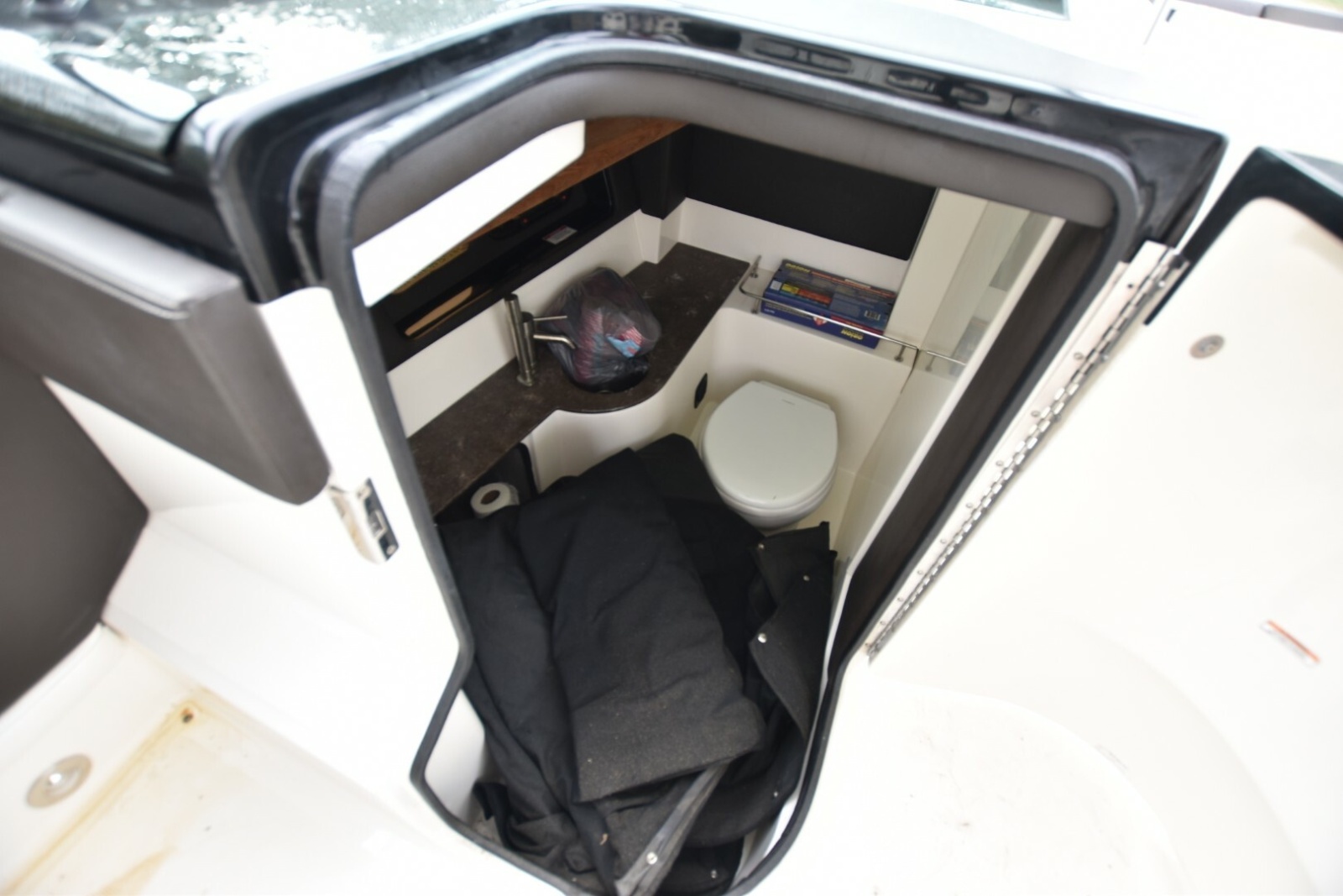 2018 Sea Ray 350SLX