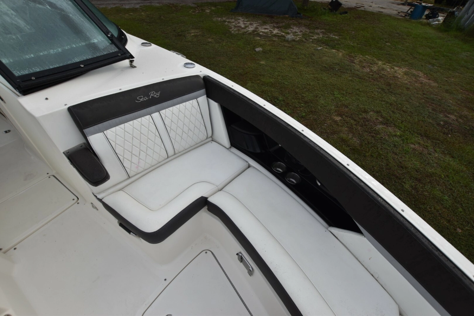 2018 Sea Ray 350SLX