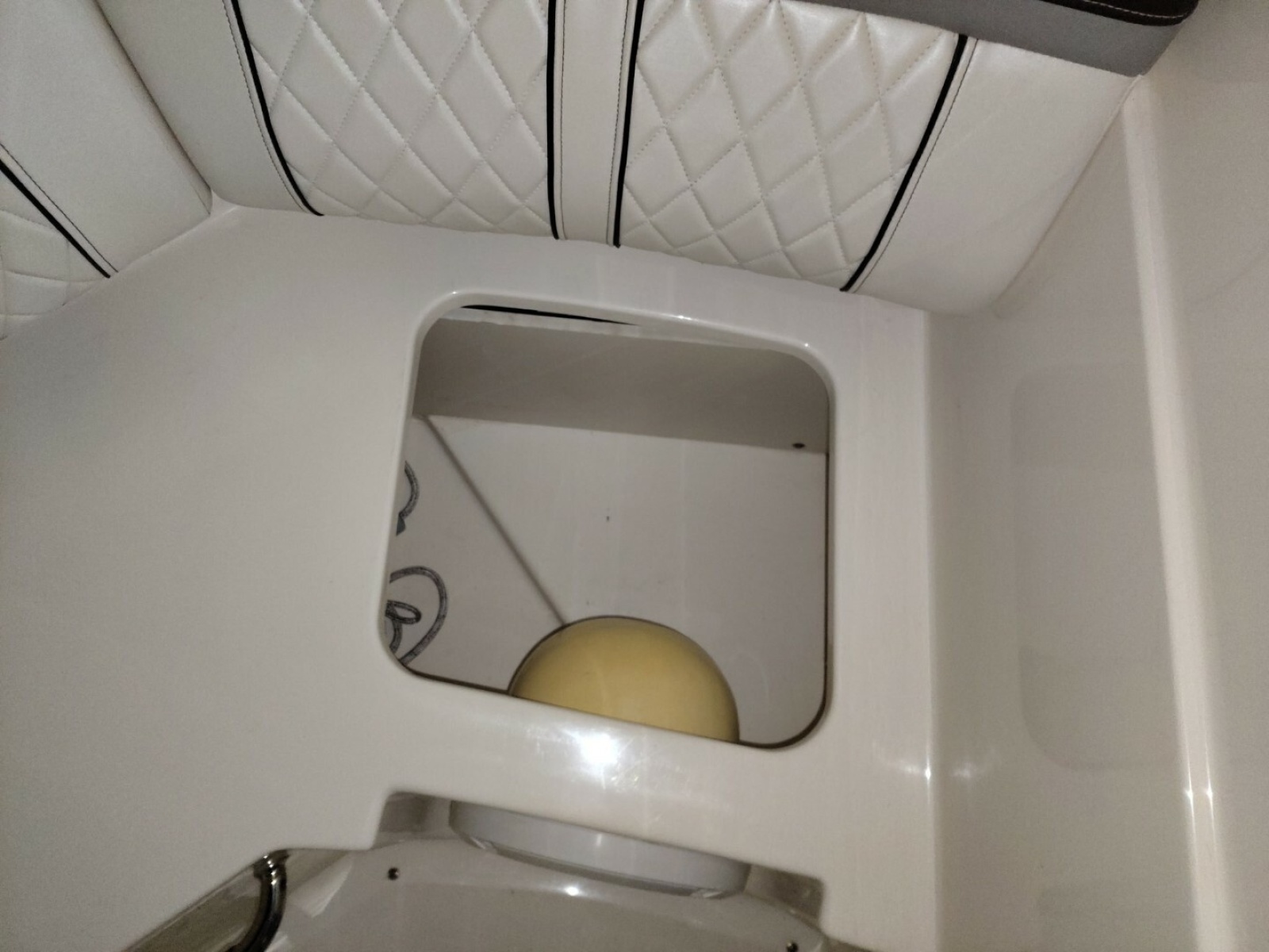 2018 Sea Ray 350SLX