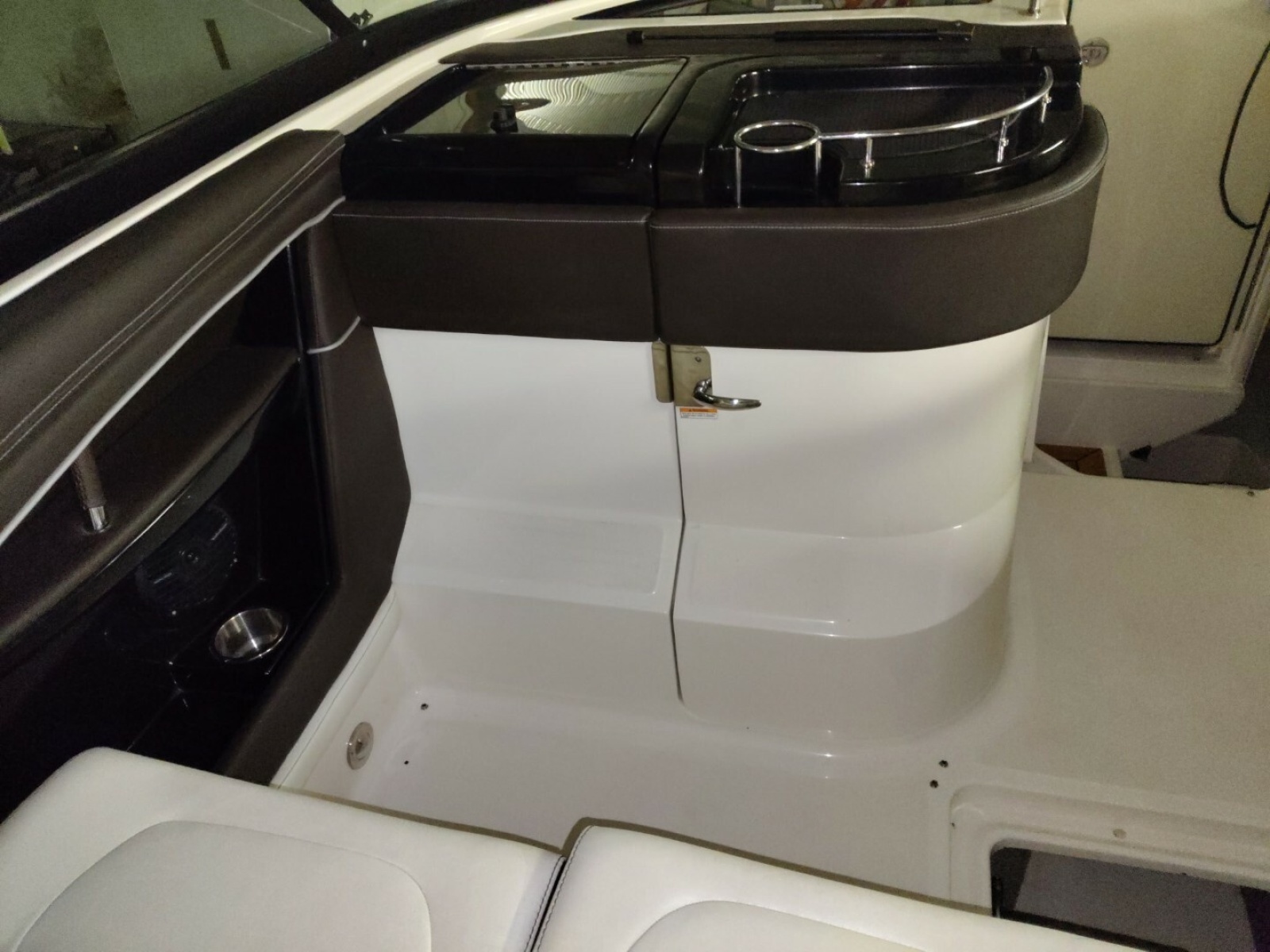 2018 Sea Ray 350SLX