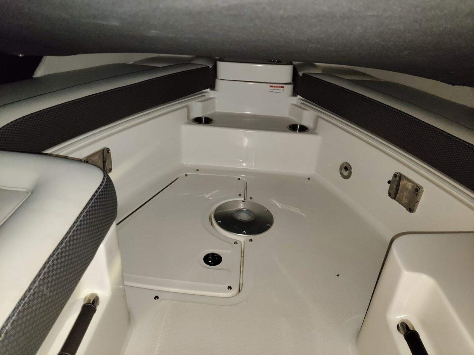 2018 Sea Ray 350SLX