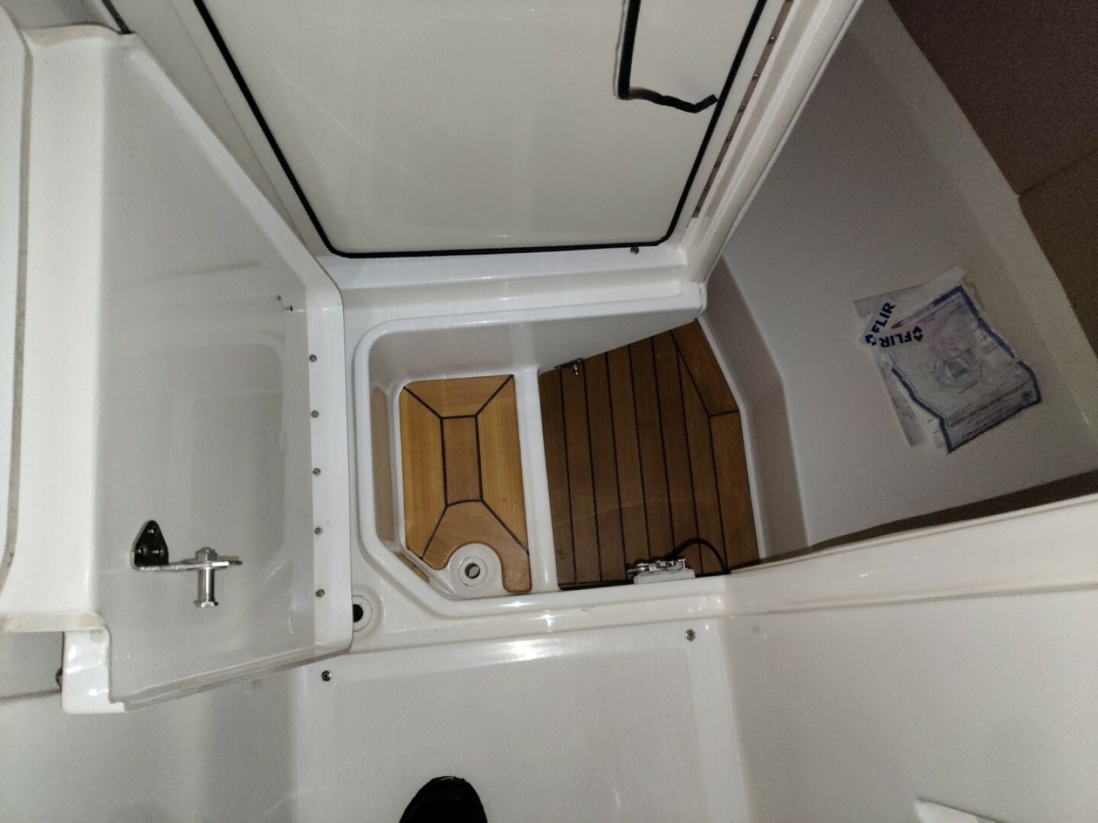 2018 Sea Ray 350SLX