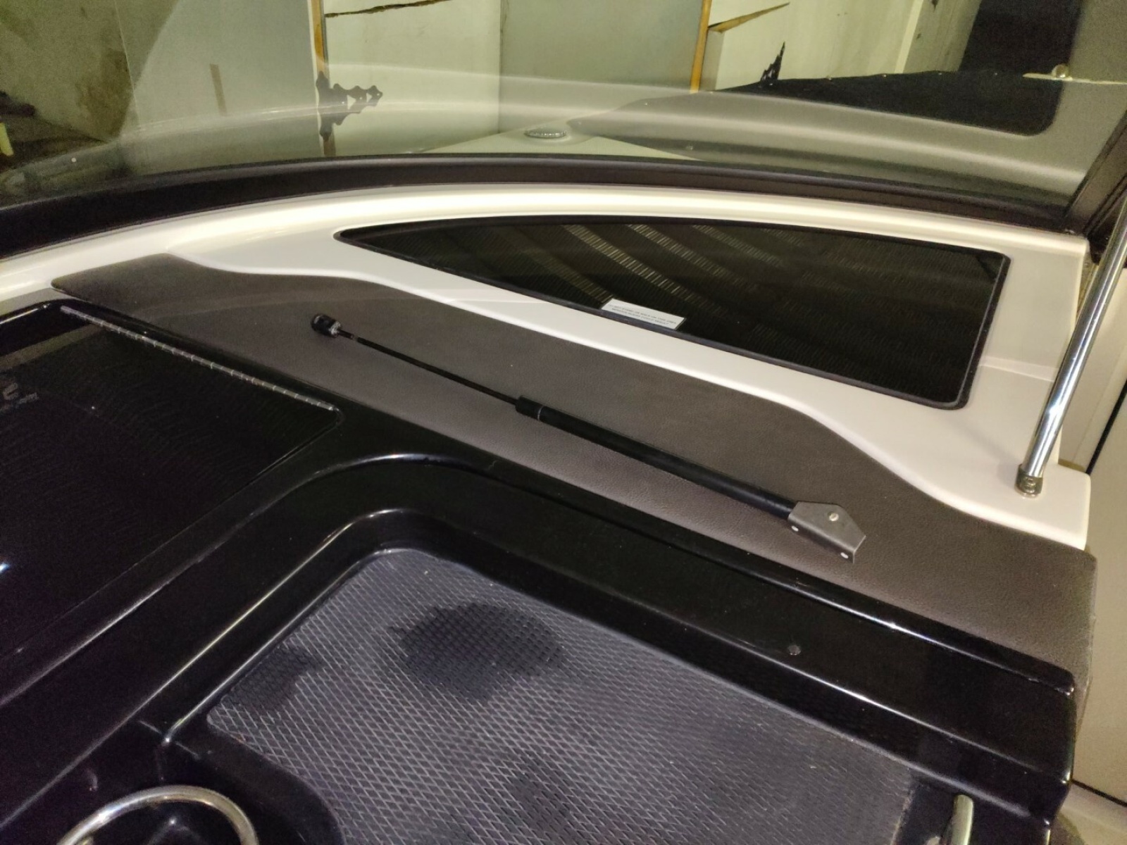 2018 Sea Ray 350SLX