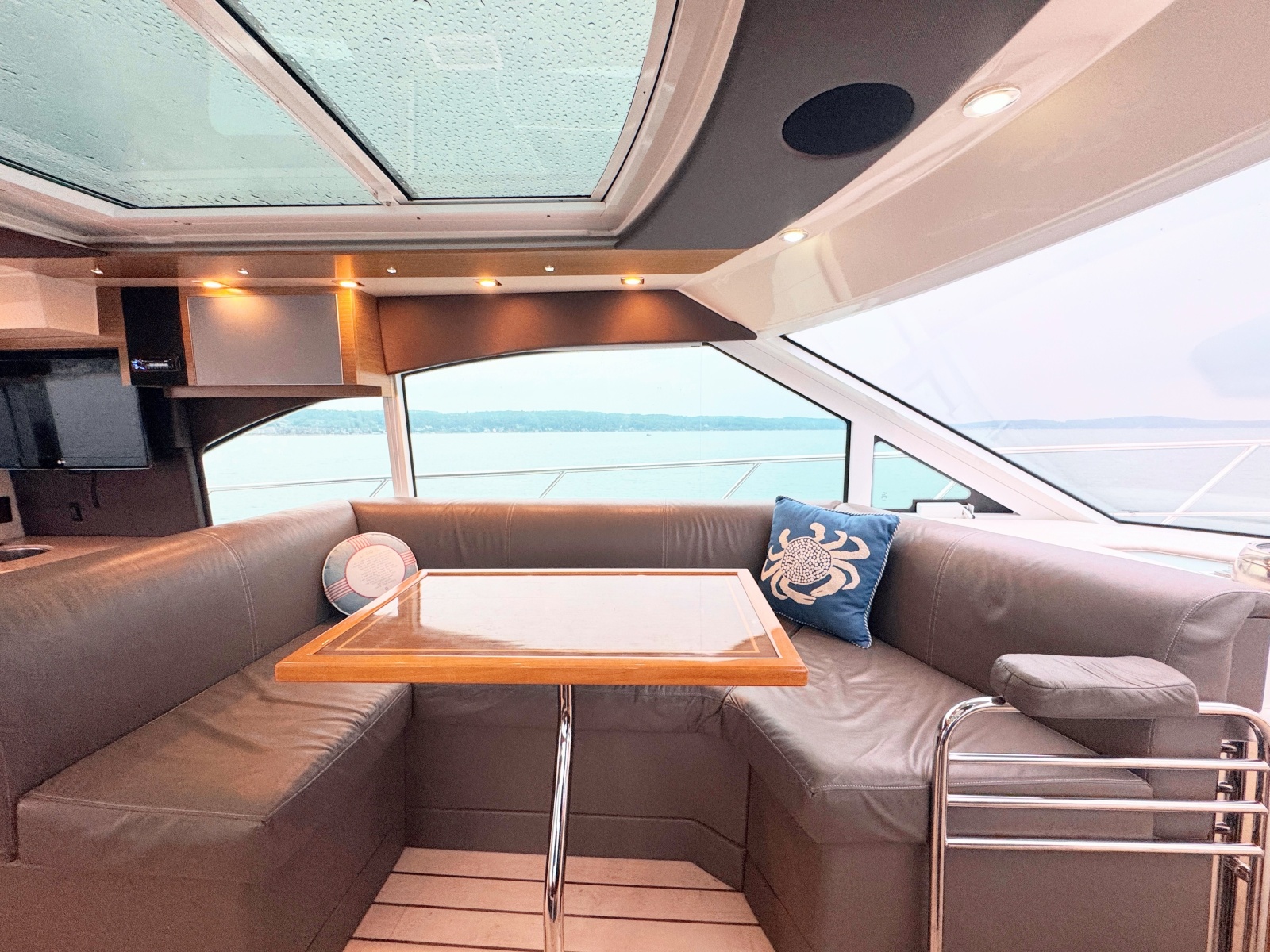 2013 Cruisers Yachts 45 Cantius